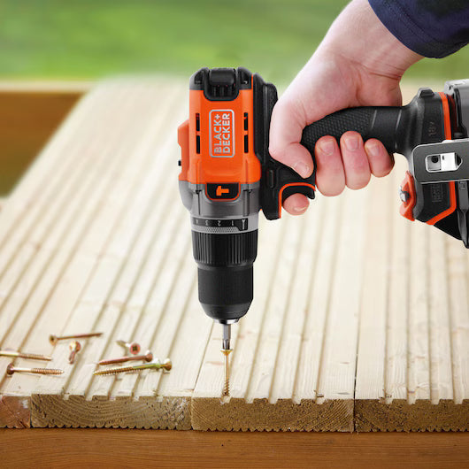 Trapano avvitatore con percussione 45Nm 18V BLACK+DECKER BCD383D2XK-QW